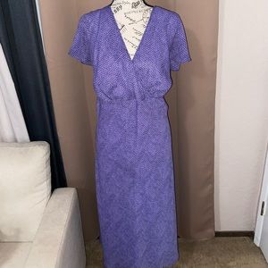 18/20 Flirty dress with lining faux wrap design with split flutter sleeve